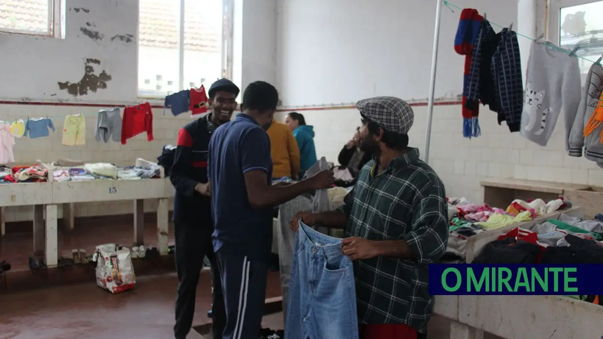 Associação abriu portas para doar roupa em Salvaterra e Muge