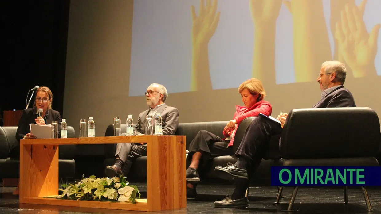 Cine-teatro de Benavente foi palco para professores saberem mais sobre comunicação