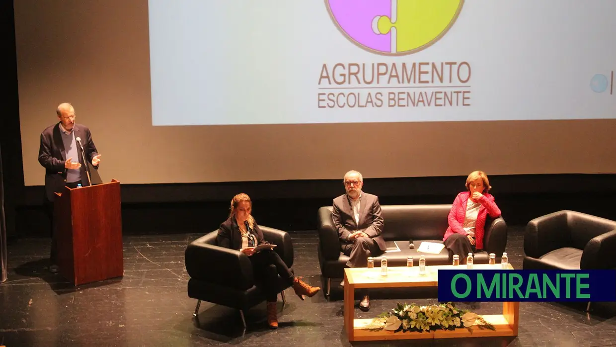 Cine-teatro de Benavente foi palco para professores saberem mais sobre comunicação