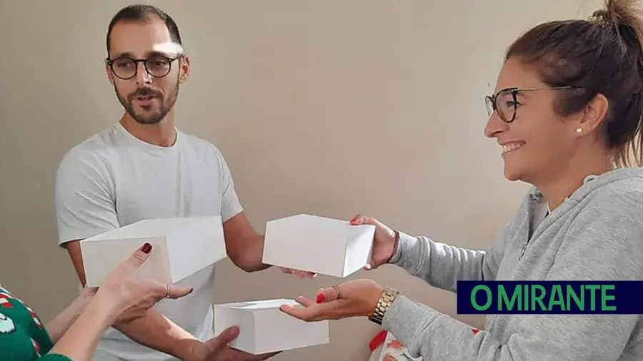 Associação ofereceu refeições a famílias de Salvaterra de Magos Associação ofereceu refeições a famílias de Salvaterra de Magos