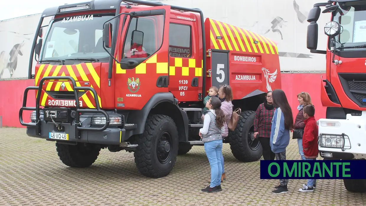 Azambujenses aprendem primeiros socorros em dia de aniversário dos bombeiros