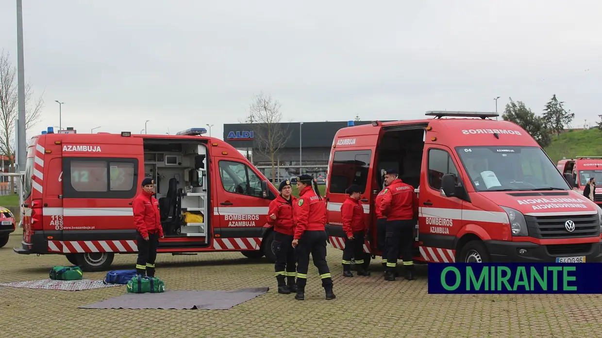 Azambujenses aprendem primeiros socorros em dia de aniversário dos bombeiros