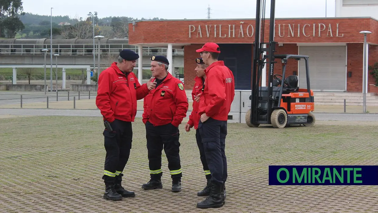 Azambujenses aprendem primeiros socorros em dia de aniversário dos bombeiros