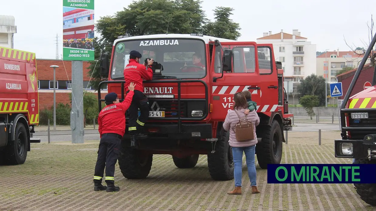 Azambujenses aprendem primeiros socorros em dia de aniversário dos bombeiros