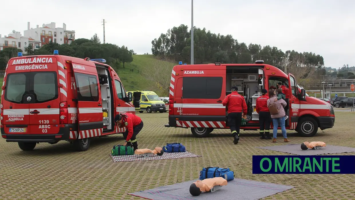 Azambujenses aprendem primeiros socorros em dia de aniversário dos bombeiros