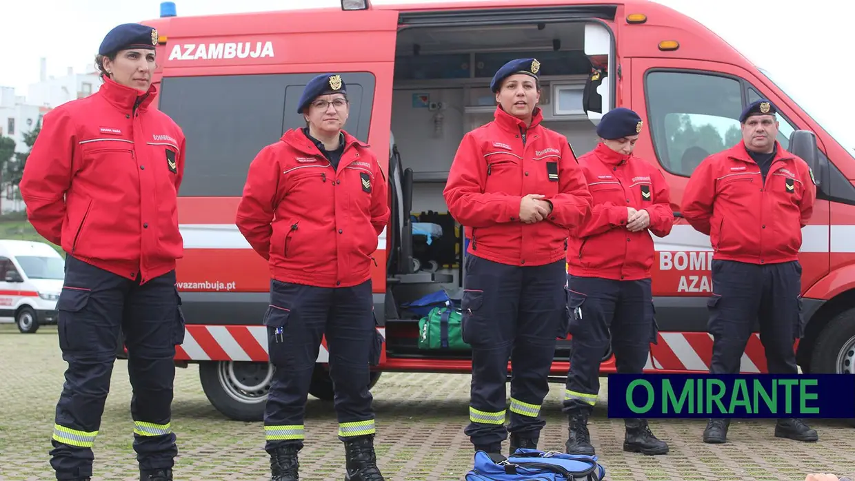 Azambujenses aprendem primeiros socorros em dia de aniversário dos bombeiros