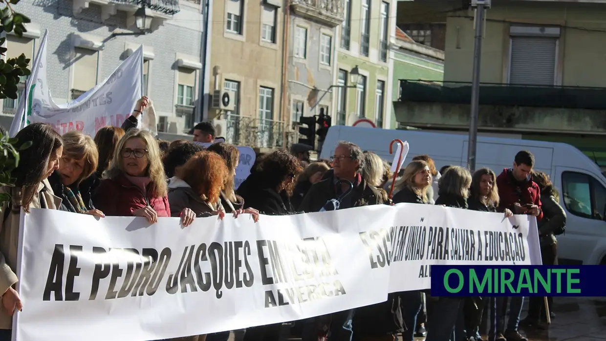 Câmara de Vila Franca de Xira recebe professores descontentes