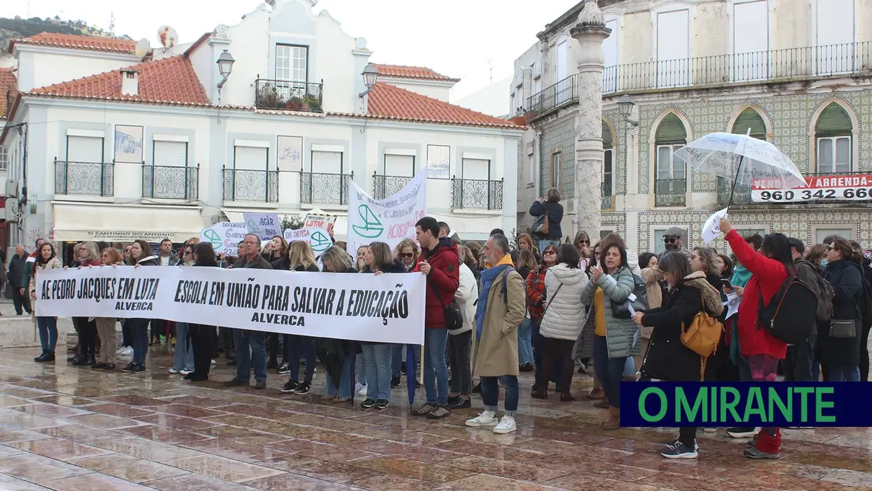 Câmara de Vila Franca de Xira recebe professores descontentes