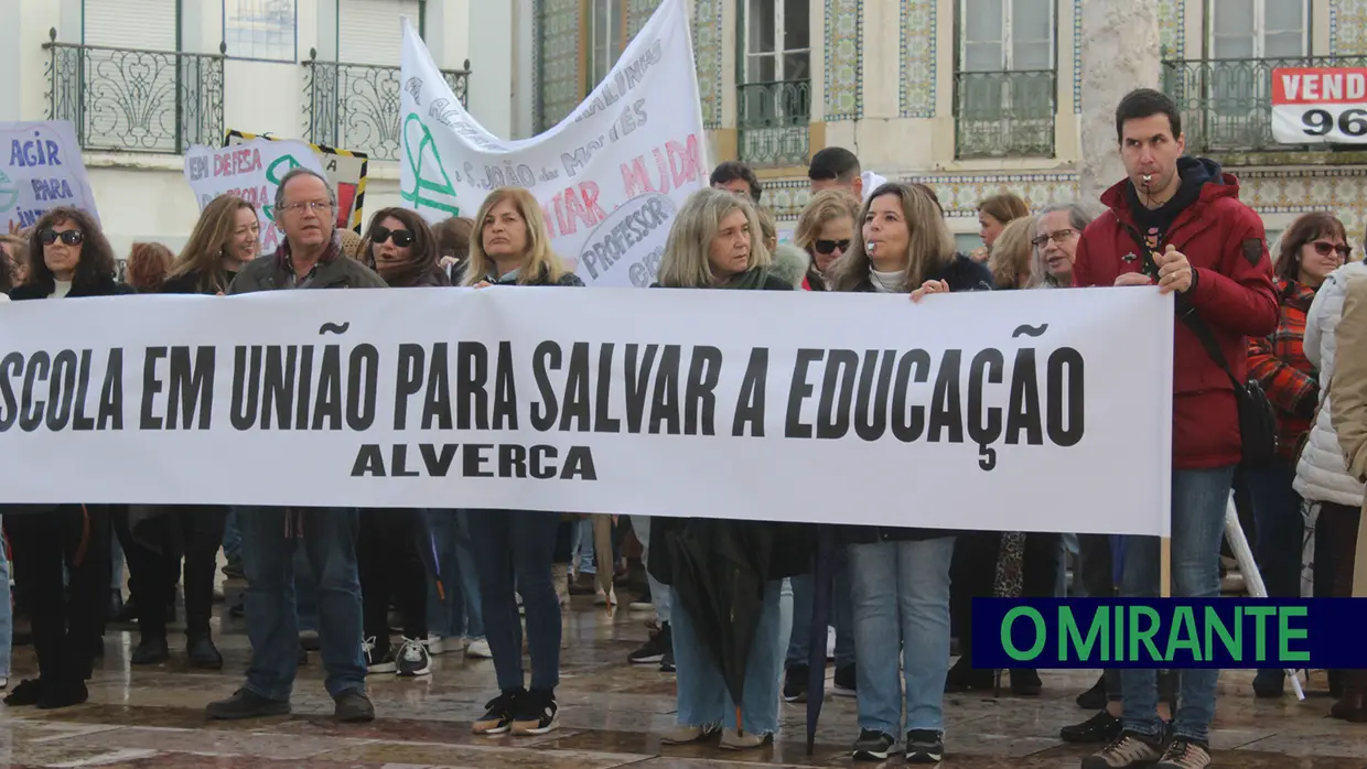 Câmara de Vila Franca de Xira recebe professores descontentes