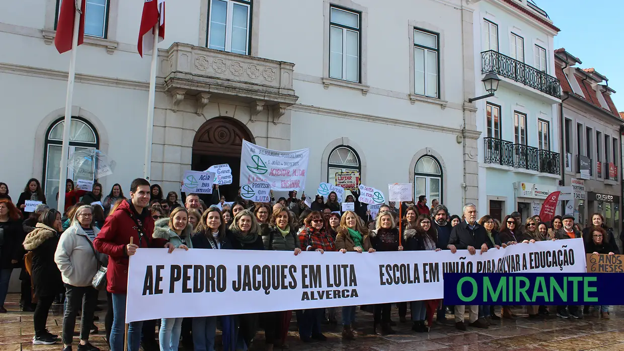 Câmara de Vila Franca de Xira recebe professores descontentes