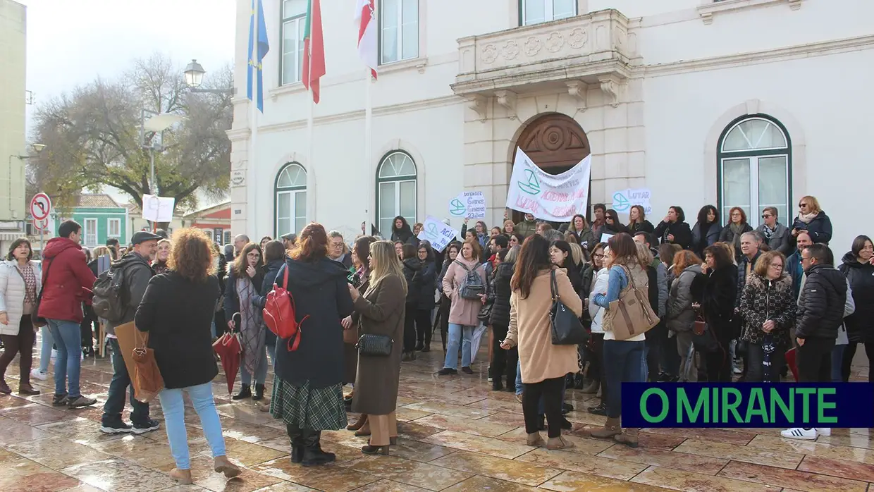 Câmara de Vila Franca de Xira recebe professores descontentes