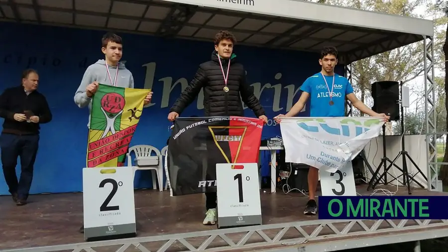 Maria José Pinto e Ricardo Fonseca campeões regionais de corta mato Maria José Pinto e Ricardo Fonseca campeões regionais de corta mato