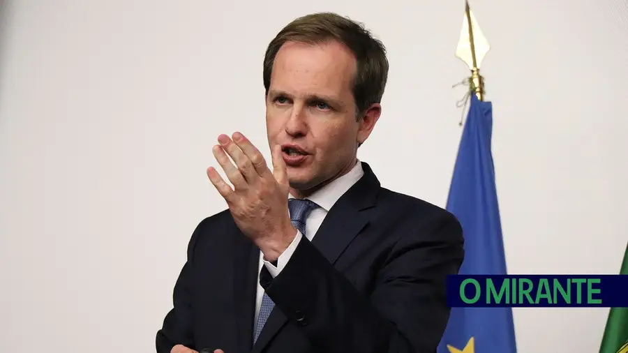 Ex-autarca do Cartaxo perde cargo de assessor do primeiro-ministro por causa de comunicado Ex-autarca do Cartaxo perde cargo de assessor do primeiro-ministro por causa de comunicado