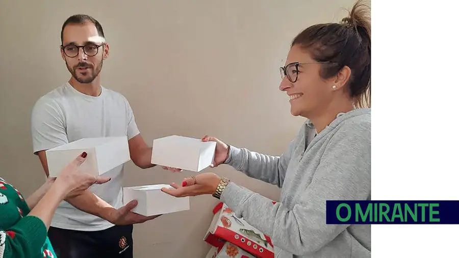 Associação ofereceu refeições a famílias de Salvaterra de Magos Associação ofereceu refeições a famílias de Salvaterra de Magos