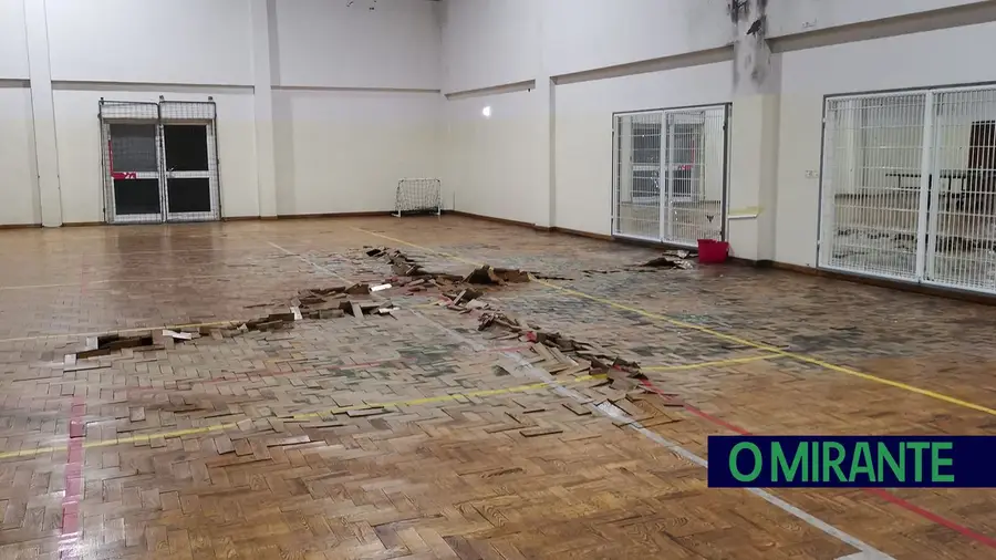 Quartel dos Bombeiros de Benavente sofre estragos devido ao mau tempo Quartel dos Bombeiros de Benavente sofre estragos devido ao mau tempo