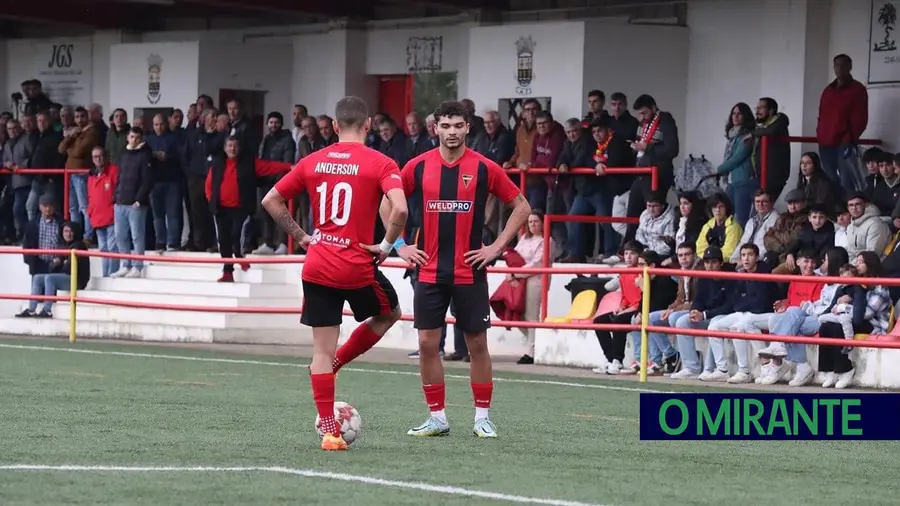 Jornada sem grandes surpresas no futebol da Associação de Santarém Jornada sem grandes surpresas no futebol da Associação de Santarém