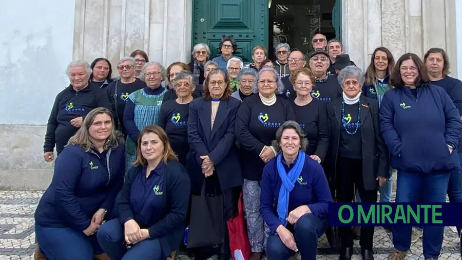 "Clube dos Saberes” cantou as janeiras na reunião de câmara de Santarém