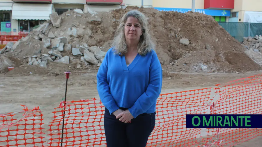 Obras no centro de Castanheira do Ribatejo desesperam comerciantes e moradores