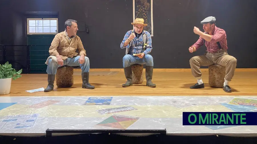 Teatro de Proteção Civil encheu sede da Filarmónica Pedroguense