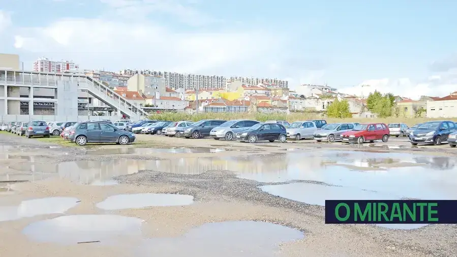 Obras em estacionamento da estação da Póvoa de Santa Iria previstas para este ano Obras em estacionamento da estação da Póvoa de Santa Iria previstas para este ano