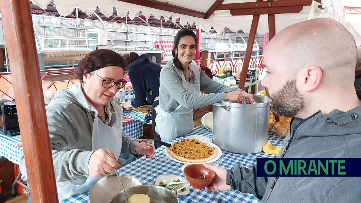 Fez-se fila para as Sopas da Nossa Terra em Ferreira do Zêzere