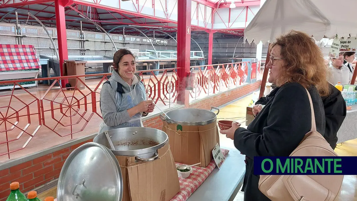 Fez-se fila para as Sopas da Nossa Terra em Ferreira do Zêzere
