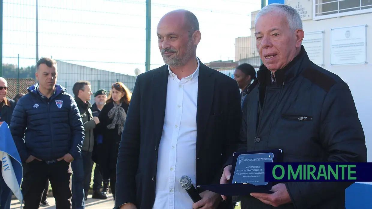 Emblema de Vialonga vence na inauguração do relvado