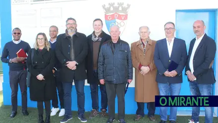Emblema de Vialonga vence na inauguração do relvado