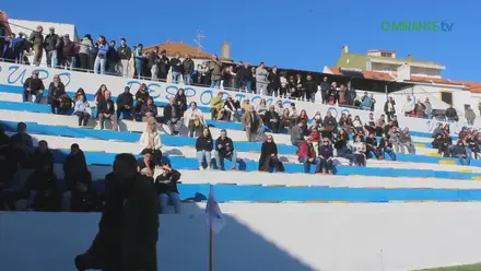 Grupo Desportivo de Vialonga tem novo relvado