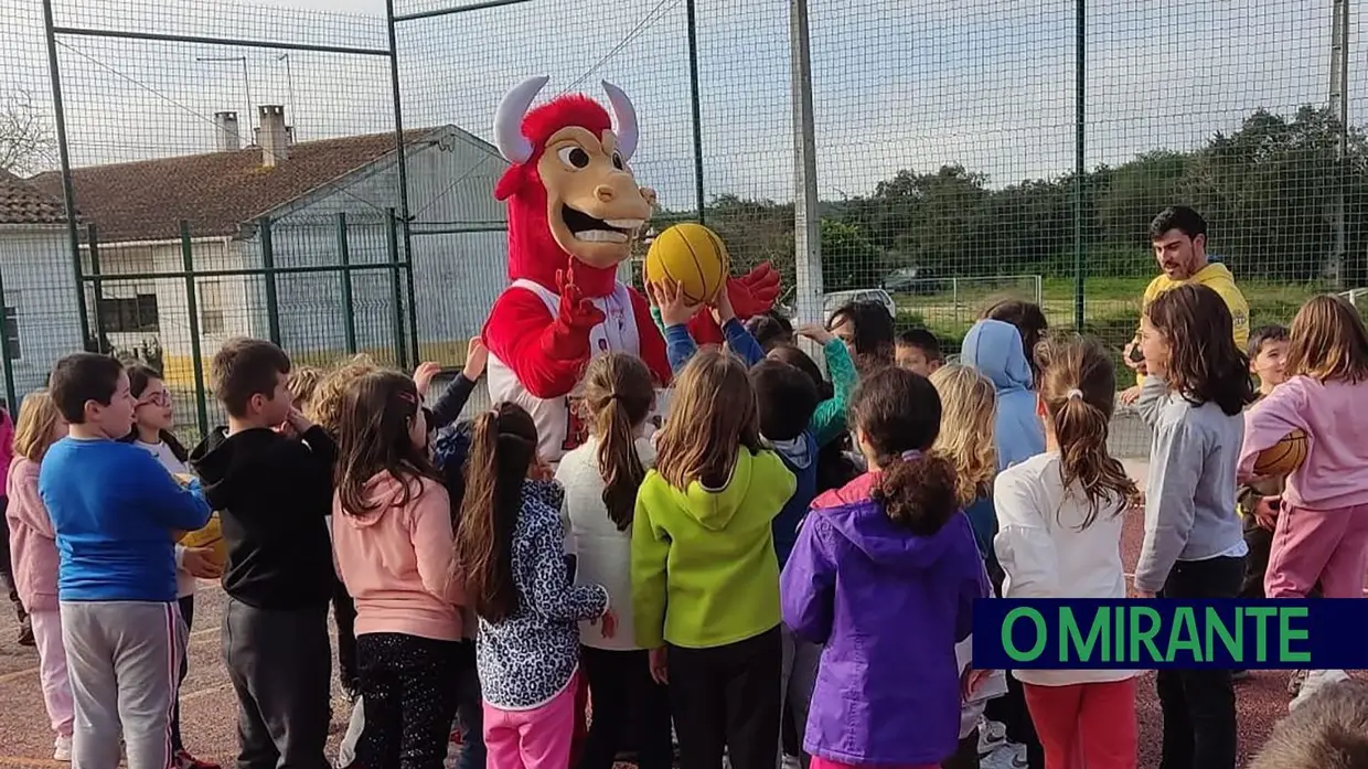 Projecto do Rio Maior Basket para cativar crianças para a modalidade