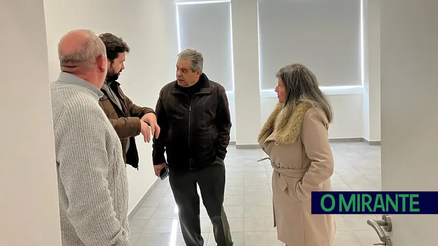 Visita de trabalho à requalificação da antiga escola primária da Portela Visita de trabalho à requalificação da antiga escola primária da Portela