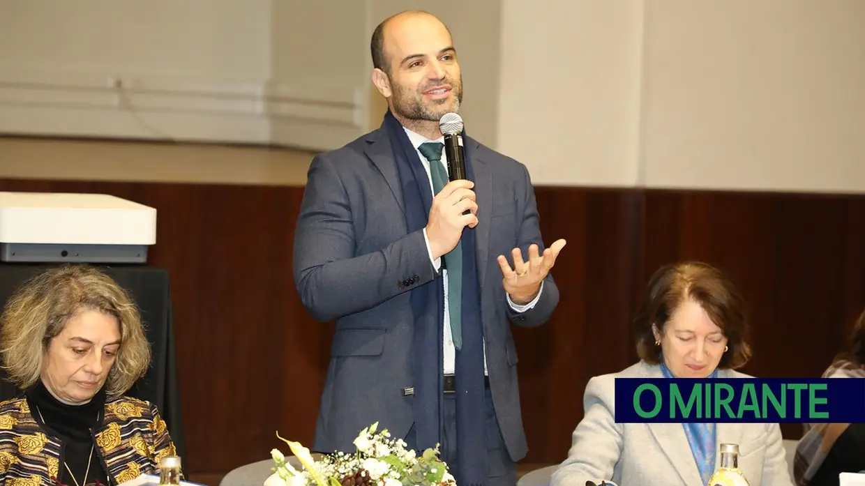 Encontro Internacional de Jovens Cientistas em Santarém durante quatro dias