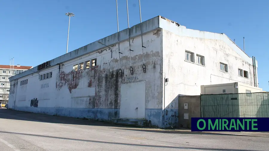 Pavilhão da Inatel é uma ruína no centro de Santarém Pavilhão da Inatel é uma ruína no centro de Santarém