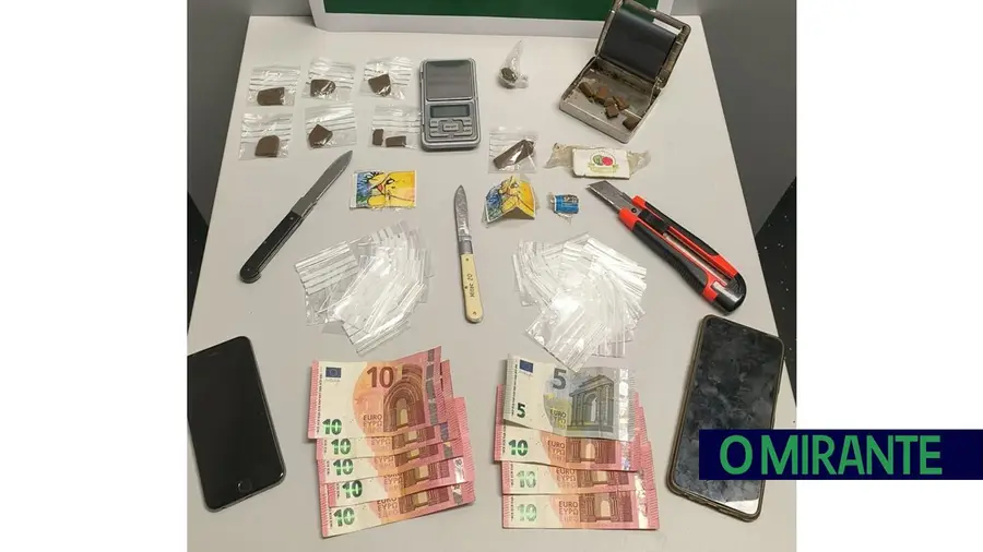 Jovem de 17 anos detido por tráfico de droga em Azambuja Jovem de 17 anos detido por tráfico de droga em Azambuja