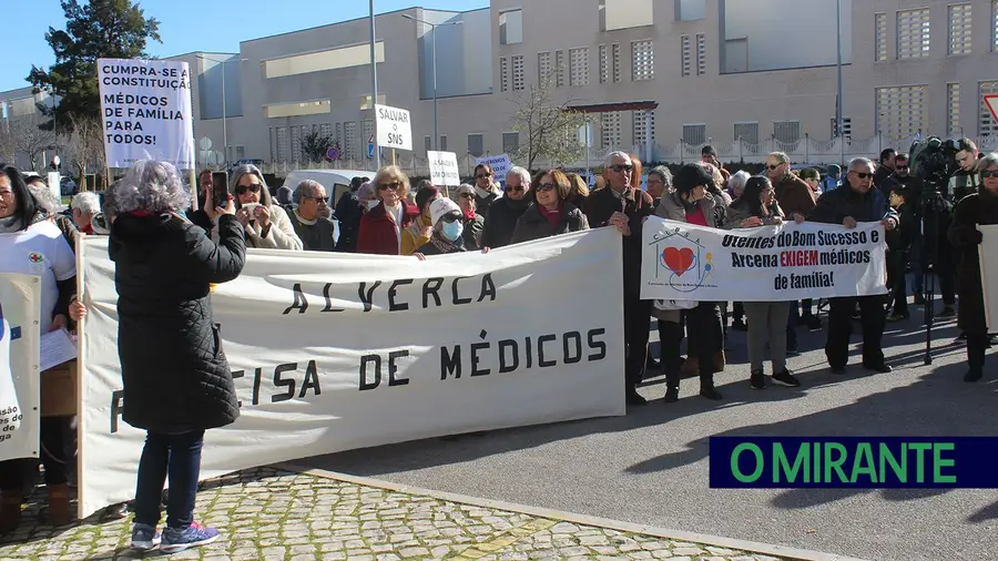 Cordão humano em Alverca contra condições degradantes da Saúde Cordão humano em Alverca contra condições degradantes da Saúde