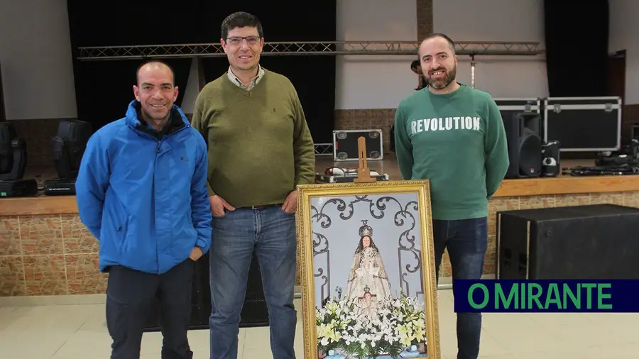 Festa pequena em honra de Nossa Senhora da Paz só é possível com trabalho de equipa Festa pequena em honra de Nossa Senhora da Paz só é possível com trabalho de equipa