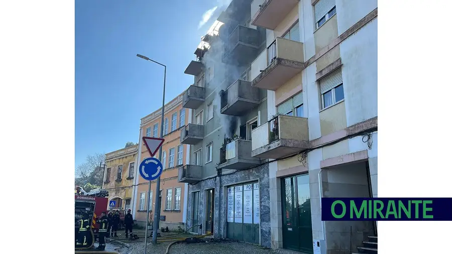 Incêndio destrói apartamento em Tomar Incêndio destrói apartamento em Tomar
