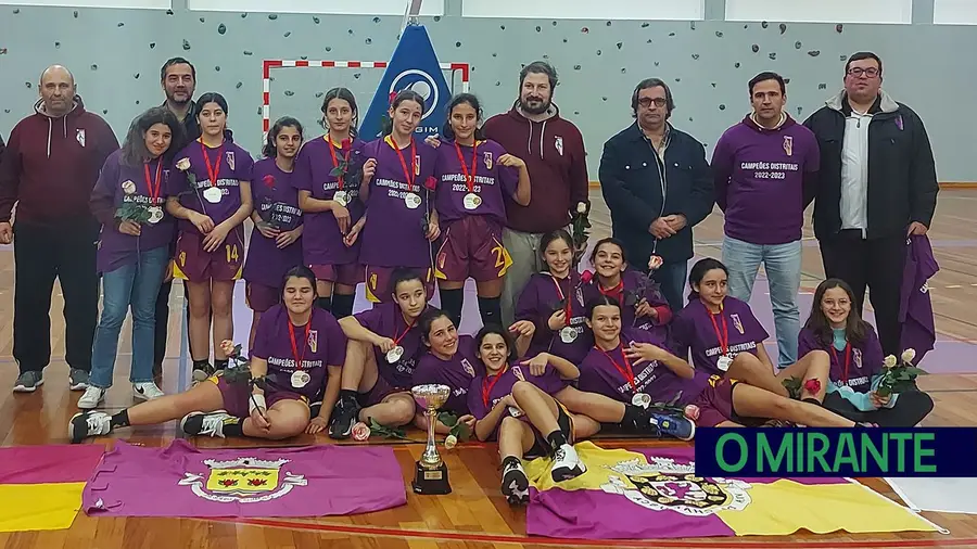 Chamusca Basket campeã distrital de basquetebol feminino Sub 14