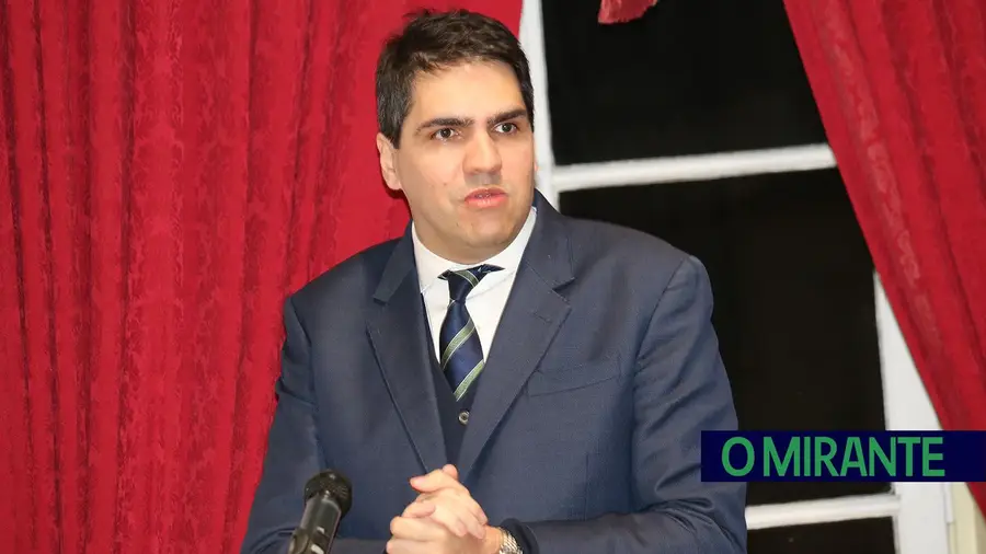 Hugo Costa reeleito líder da distrital de Santarém do PS sem oposição