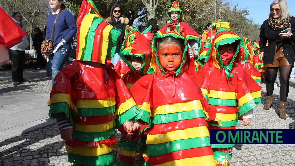 Centenas de crianças abriram festejos do Carnaval em Santarém