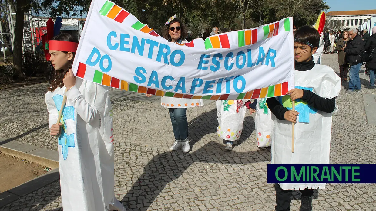 Centenas de crianças abriram festejos do Carnaval em Santarém