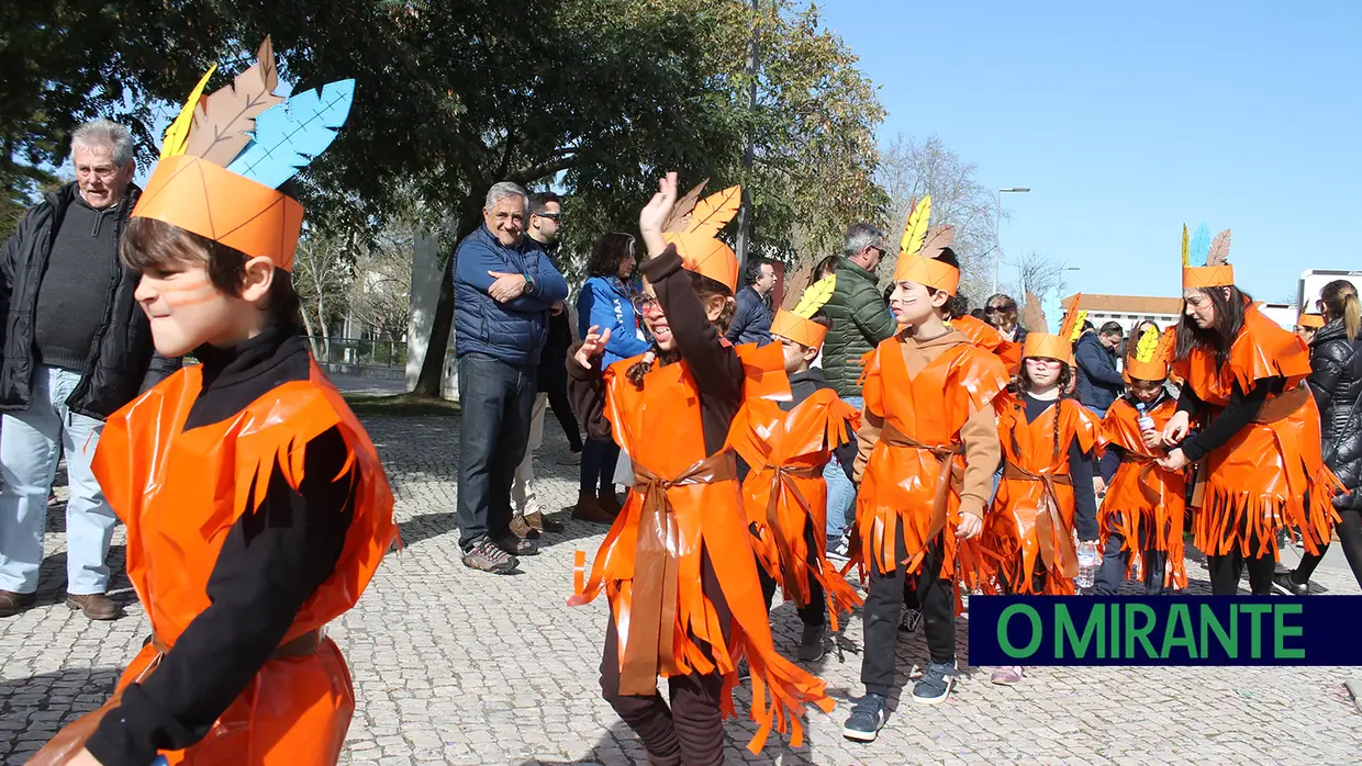 Centenas de crianças abriram festejos do Carnaval em Santarém