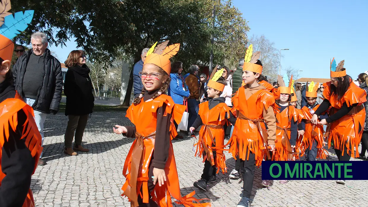 Centenas de crianças abriram festejos do Carnaval em Santarém