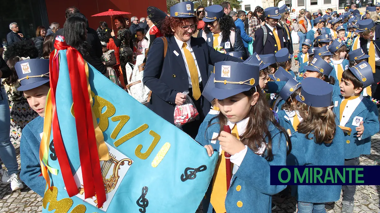 Centenas de crianças abriram festejos do Carnaval em Santarém