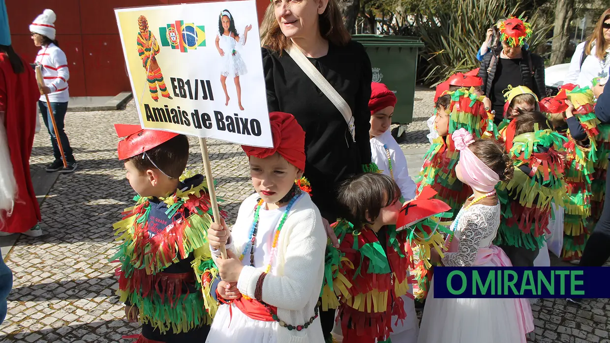 Centenas de crianças abriram festejos do Carnaval em Santarém