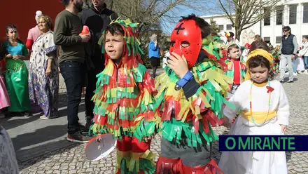 Centenas de crianças abriram festejos do Carnaval em Santarém