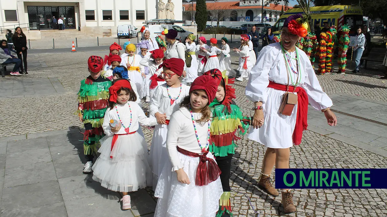 Centenas de crianças abriram festejos do Carnaval em Santarém