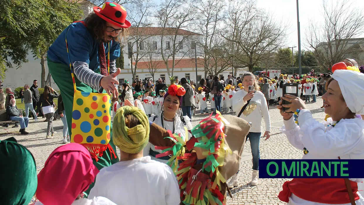 Centenas de crianças abriram festejos do Carnaval em Santarém