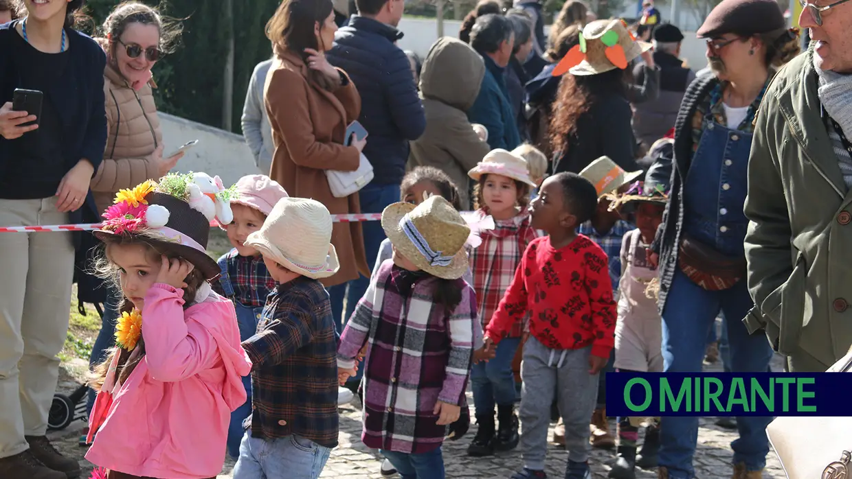 Centenas de crianças no desfile de Carnaval das escolas da Póvoa de Santa Iria