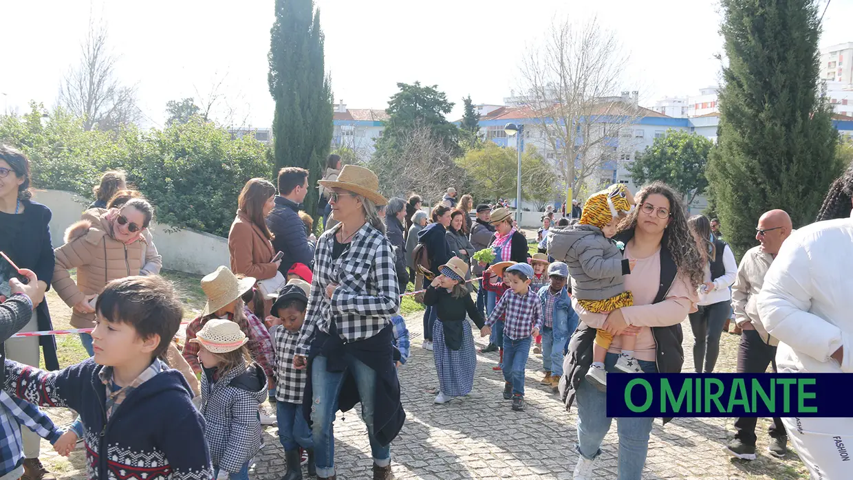 Centenas de crianças no desfile de Carnaval das escolas da Póvoa de Santa Iria